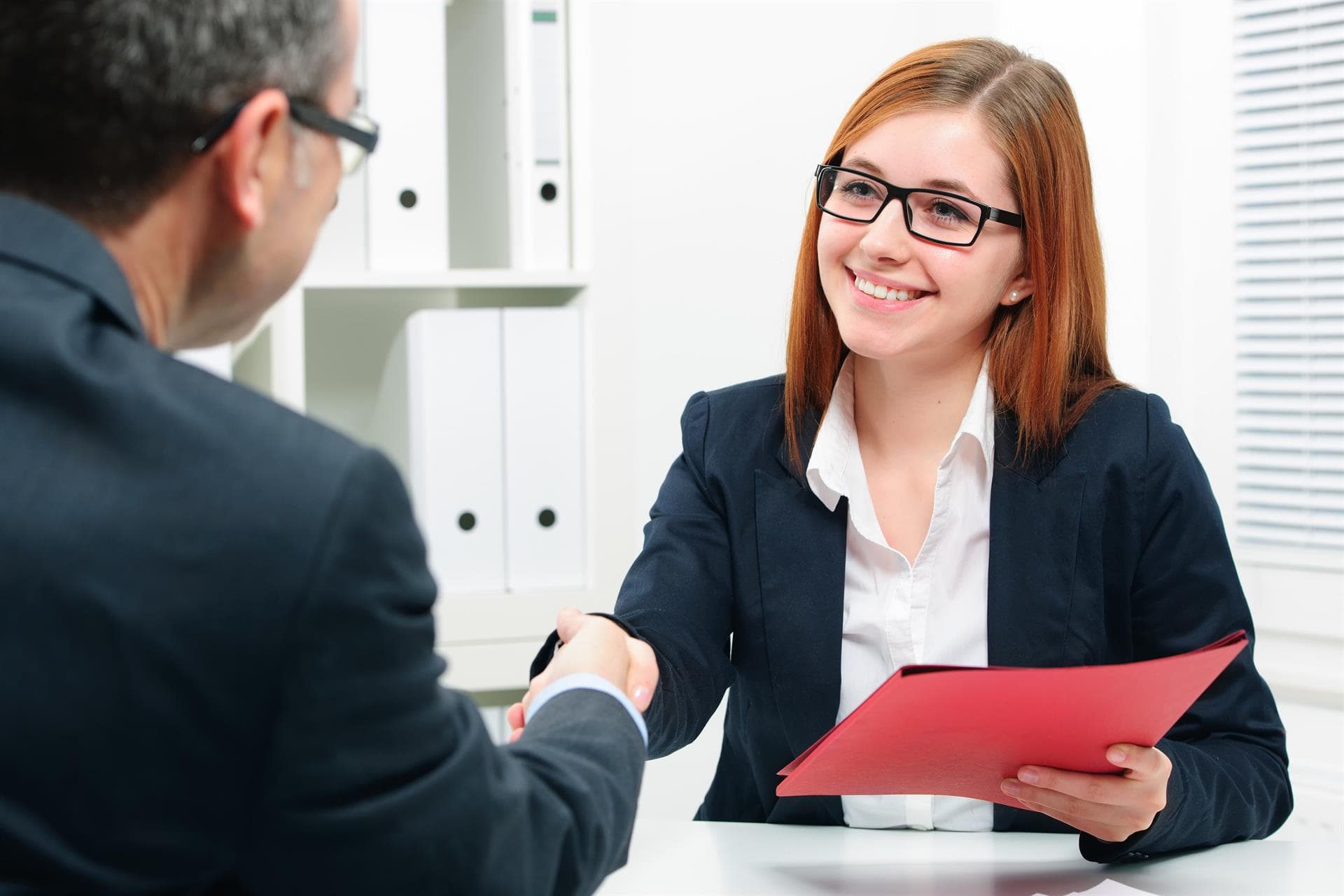  Le ofrecemos el asesoramiento que su empresa necesita